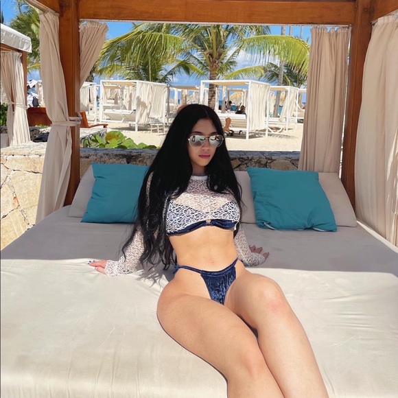 Meet your Posher, Crystal - Picture 4 of 4